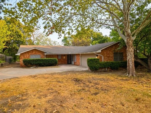 506 N Royal Oak Drive, Duncanville, TX 75116