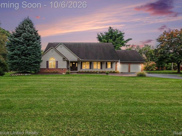 4838 Hy Dale Drive, Hamburg Township, Mi 48169
