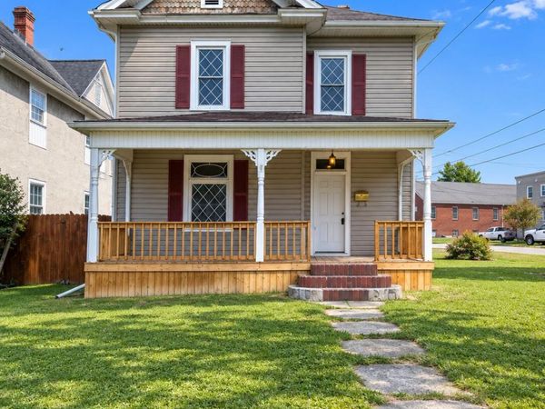 338 E Hawthorne ST, Covington, VA 24426