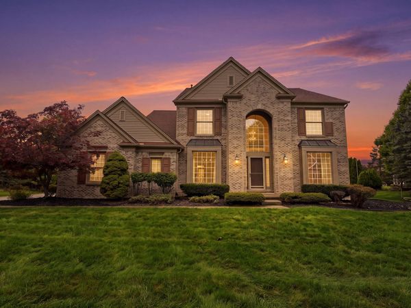 137 Queen Anne Drive, Canton, MI 48187
