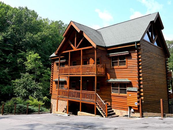 1114 Black Bear Cub Way , Sevierville, TN 37862