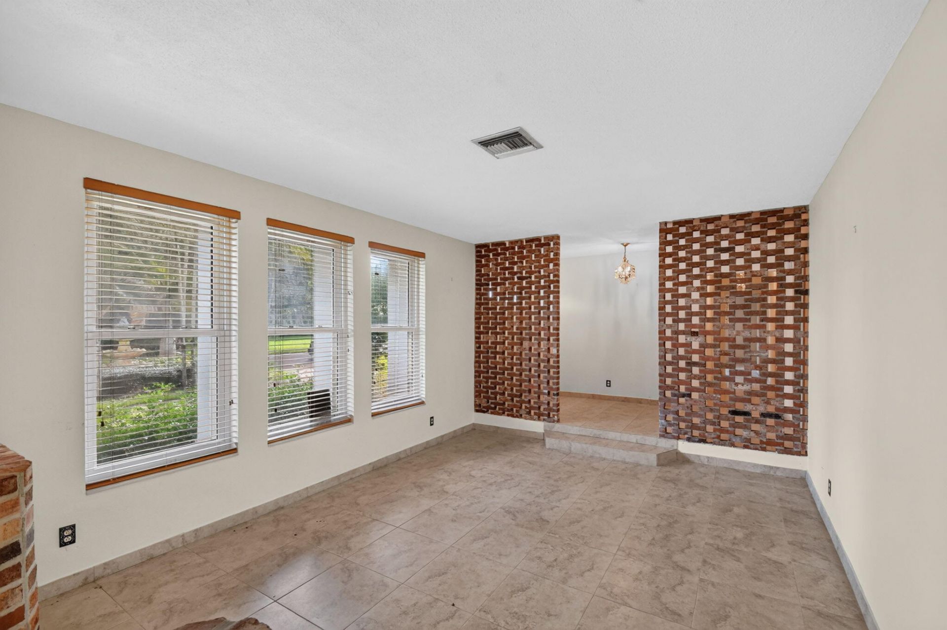 8 Bell Lane, West Palm Beach, FL 33406 Photo