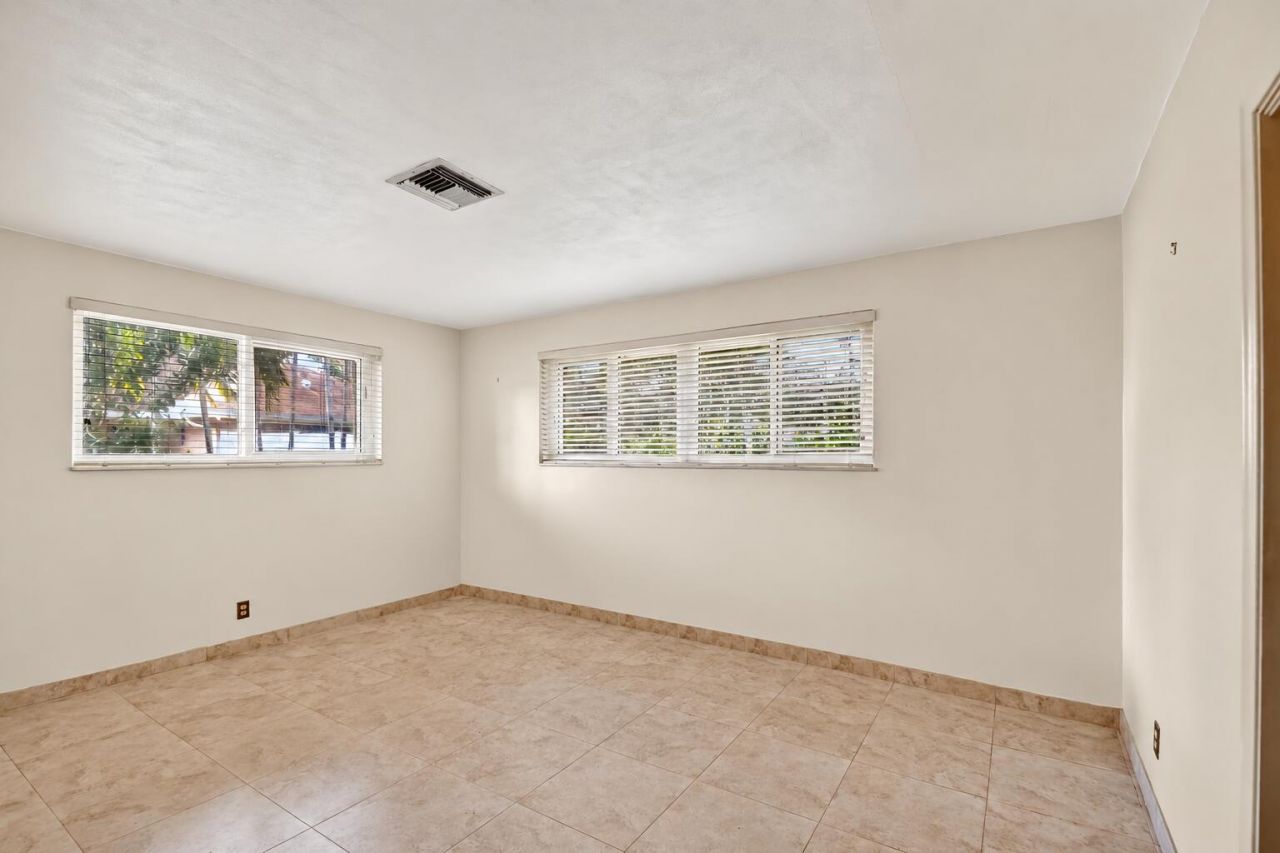 8 Bell Lane, West Palm Beach, FL 33406 Photo