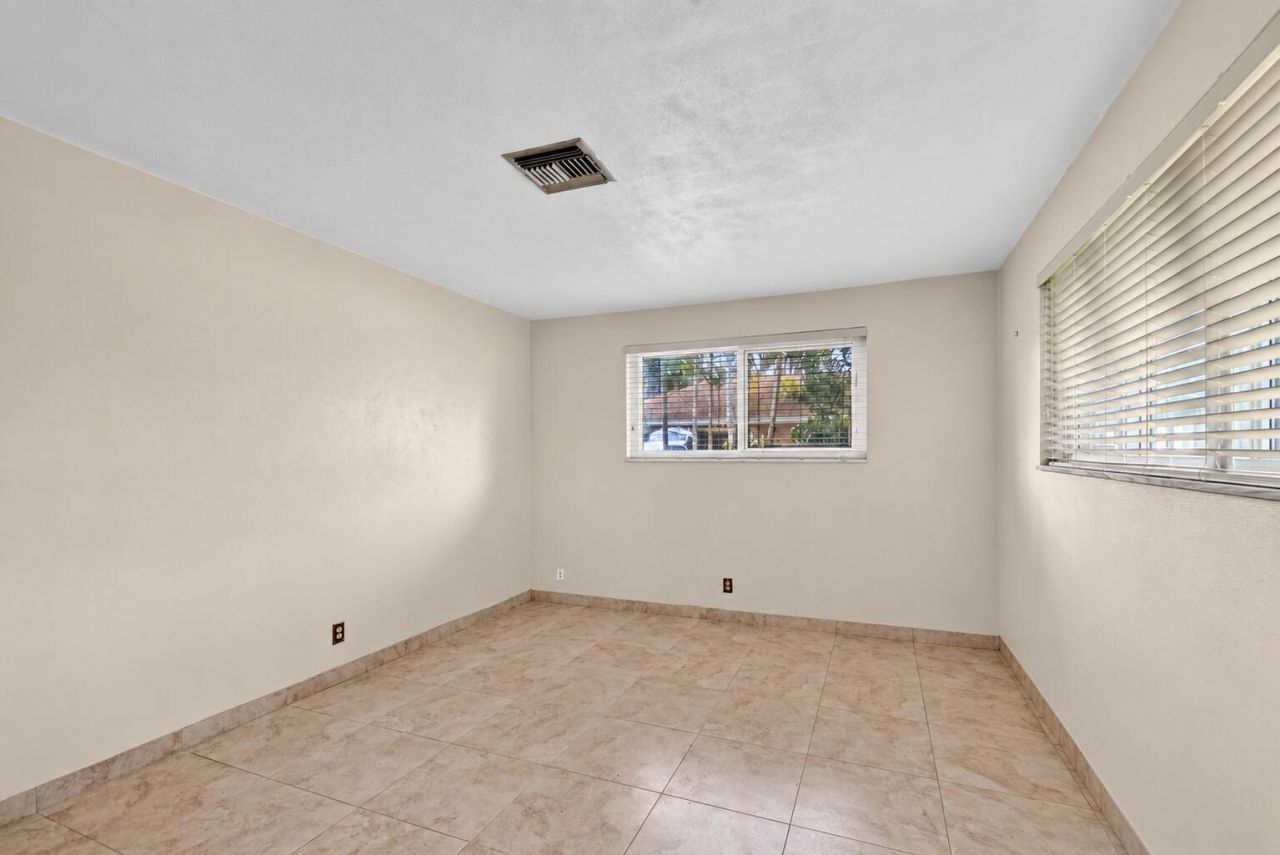 8 Bell Lane, West Palm Beach, FL 33406 Photo