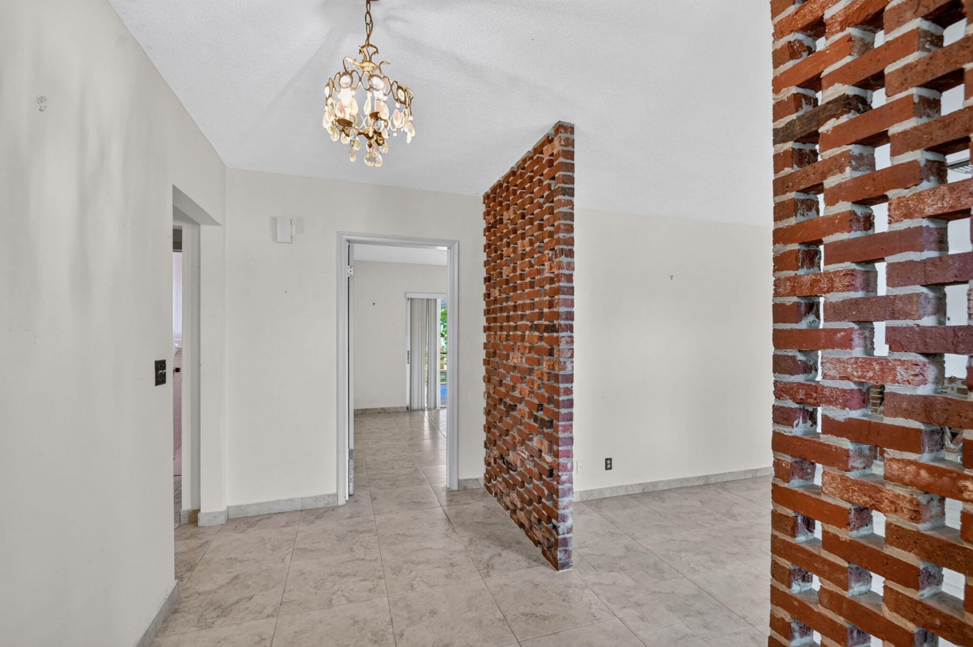 8 Bell Lane, West Palm Beach, FL 33406 Photo