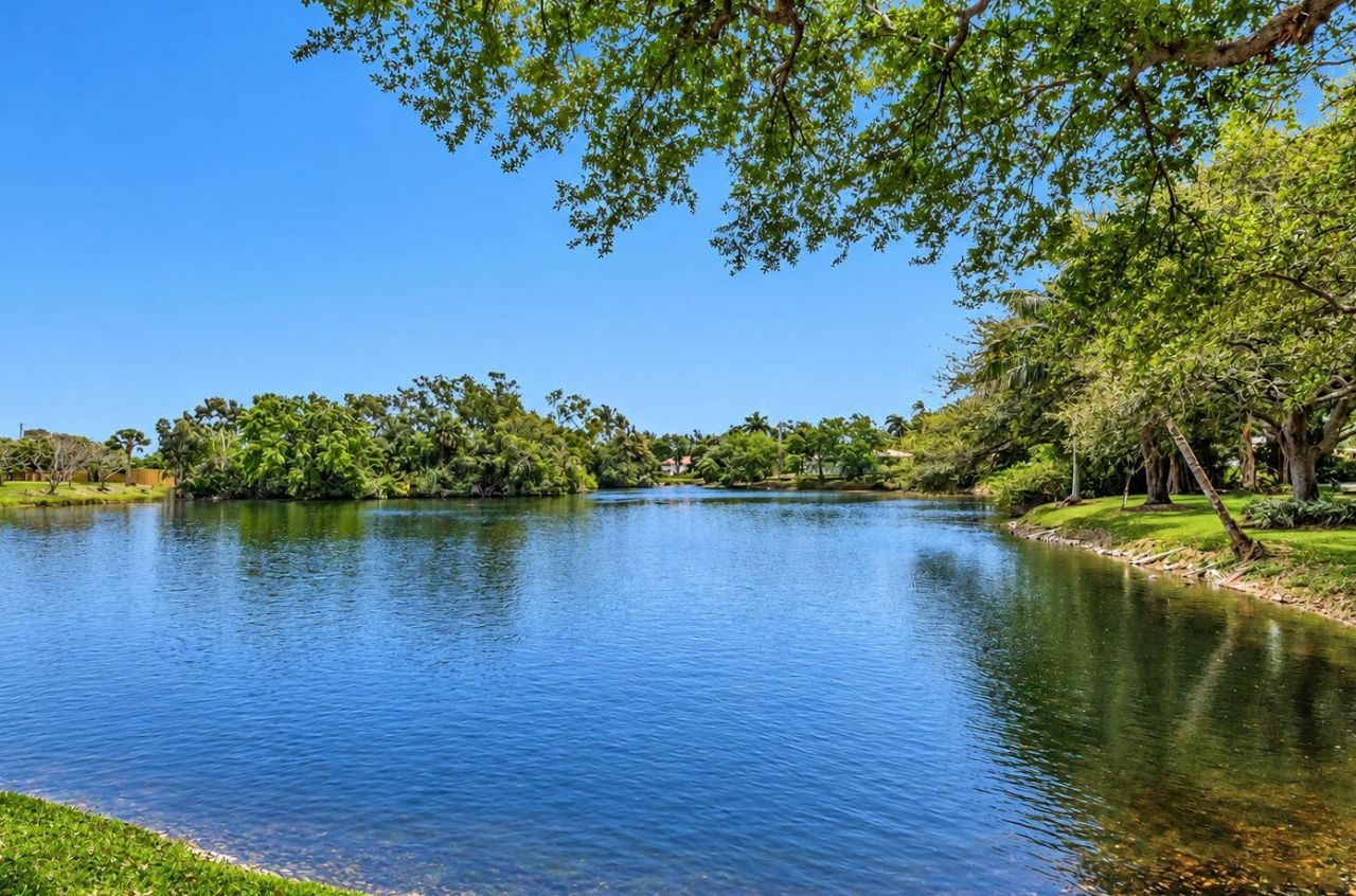8 Bell Lane, West Palm Beach, FL 33406 Photo
