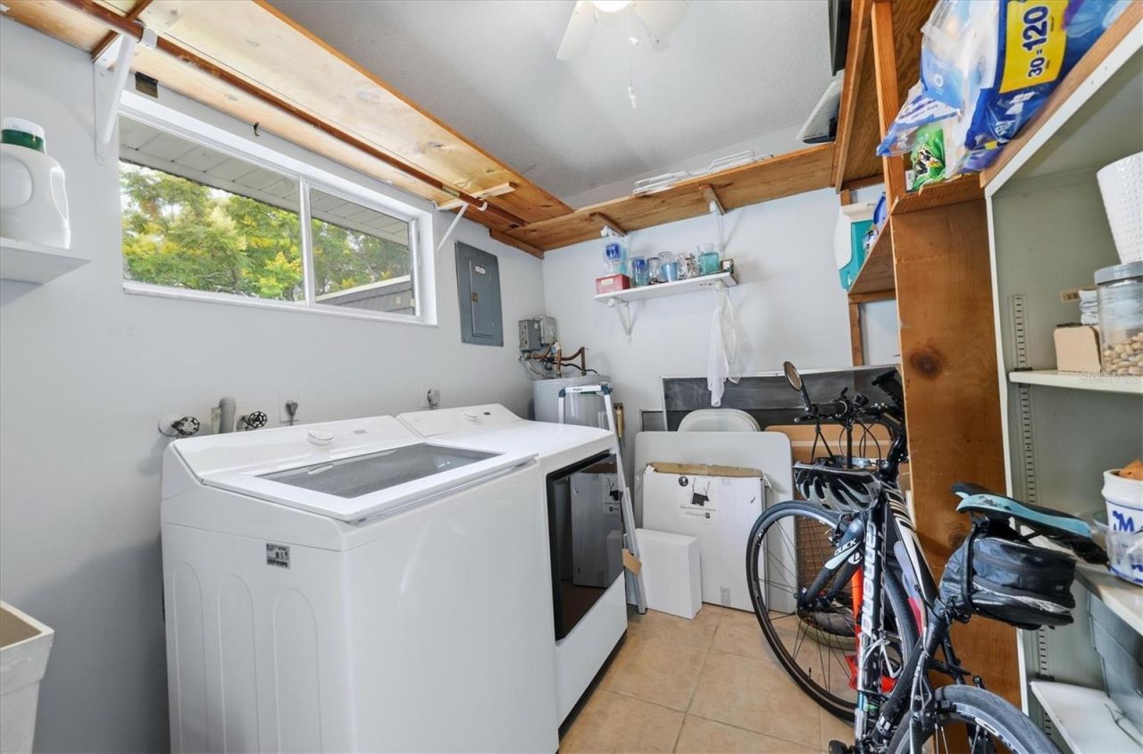 3944 Lakeside Road, Unit 160, Sarasota, FL 34232 Photo