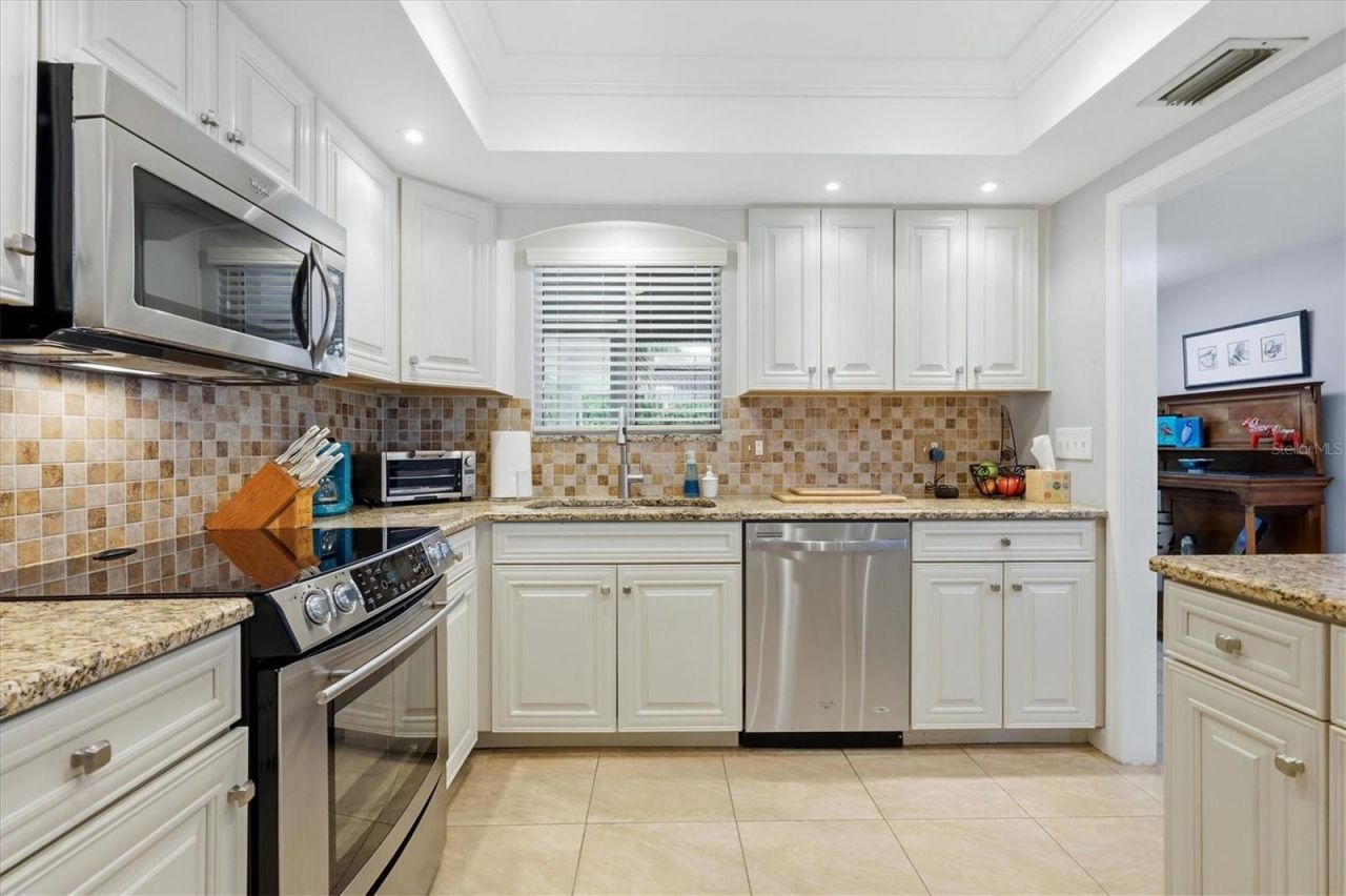 3944 Lakeside Road, Unit 160, Sarasota, FL 34232 Photo