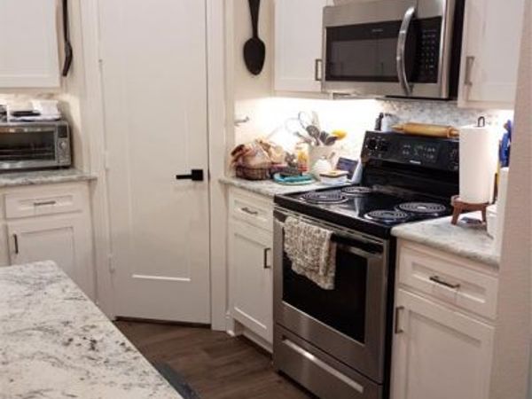 2806 Hackberry Drive, Ennis, TX 75119