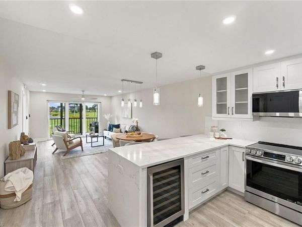 29 High Point CIR E, Unit 204, NAPLES, FL 34103