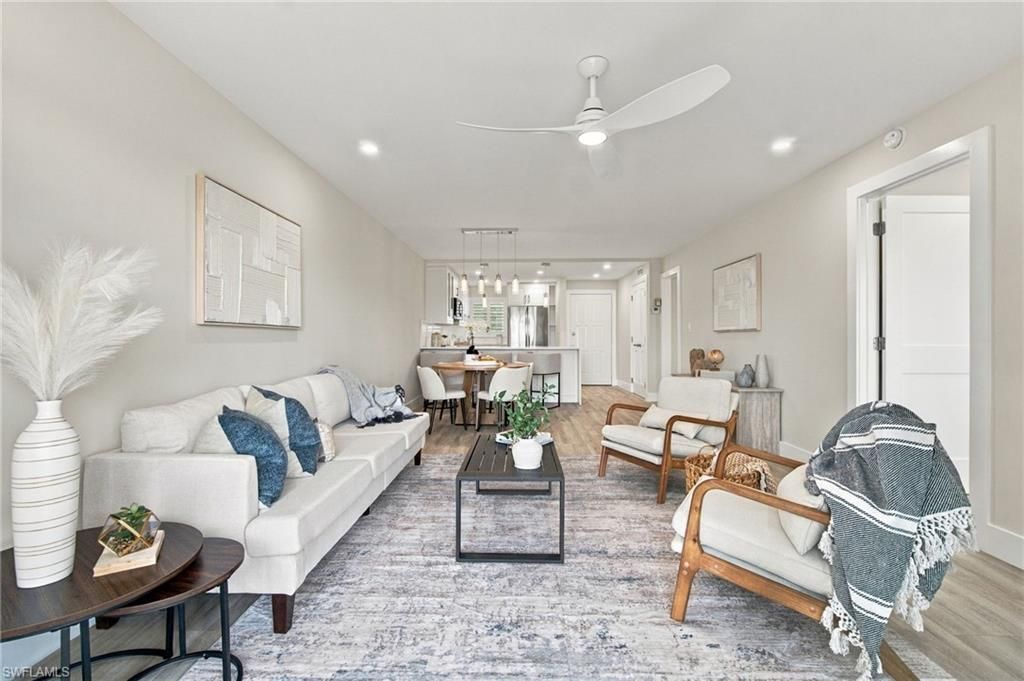 29 High Point Cir E, Unit 204, Naples, FL 34103 Photo