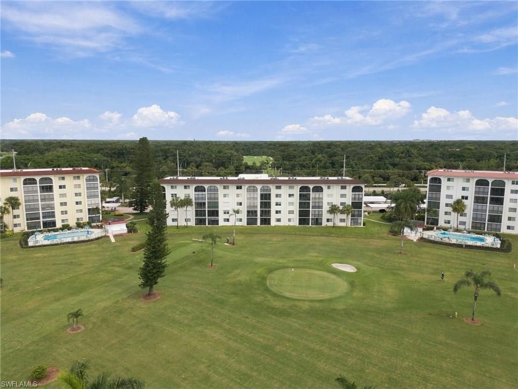 29 High Point Cir E, Unit 204, Naples, FL 34103 Photo