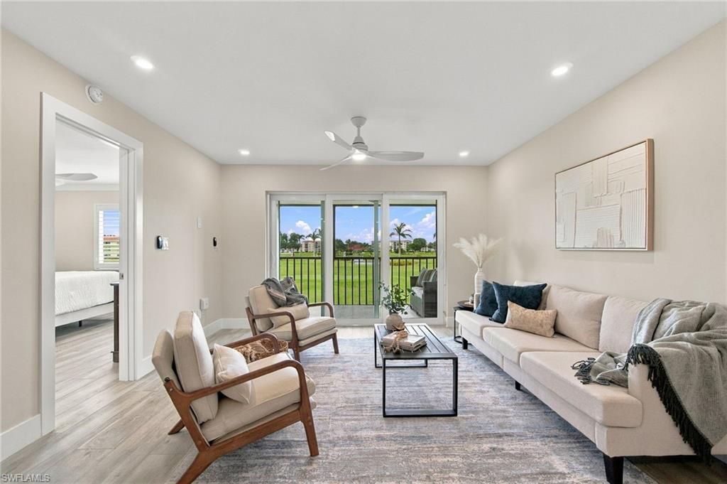 29 High Point Cir E, Unit 204, Naples, FL 34103 Photo