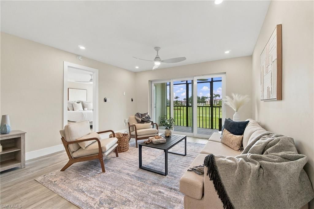 29 High Point Cir E, Unit 204, Naples, FL 34103 Photo