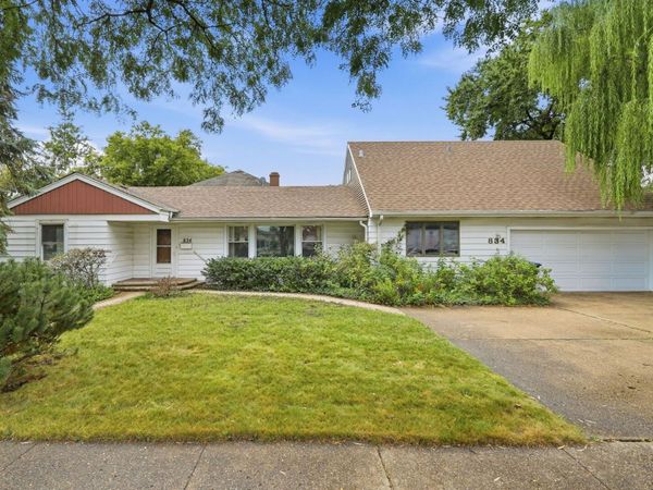 834 S Wolf Road, Des Plaines, IL 60016