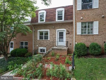 9902 LAKEPOINTE DRIVE , BURKE, VA 22015