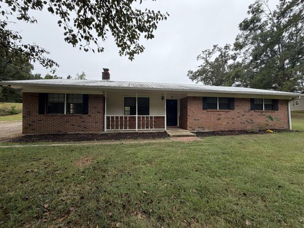 16 Front St., Burnsville, MS 38833