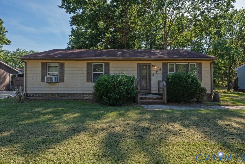 324 Lakewood Drive, Petersburg, VA 23805 Main Photo