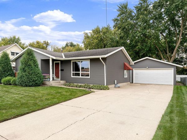303 15th Avenue SW, Austin, MN 55912