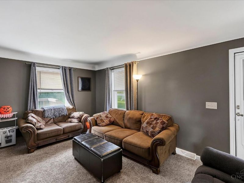 3678 Paramount Ridge Lane, Green Township, OH 45247 Photo 18