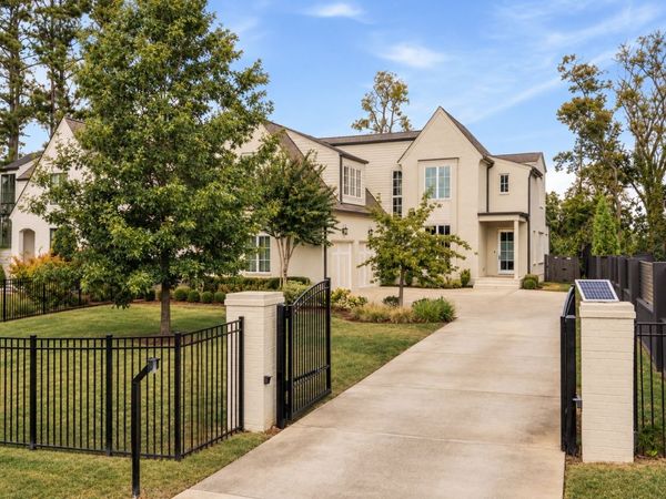 1808 Castleman Dr , Nashville, TN 37215