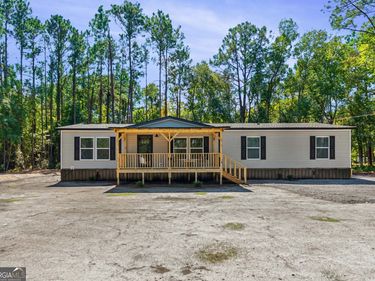 1052 Austin Place SE, Darien, GA 31305