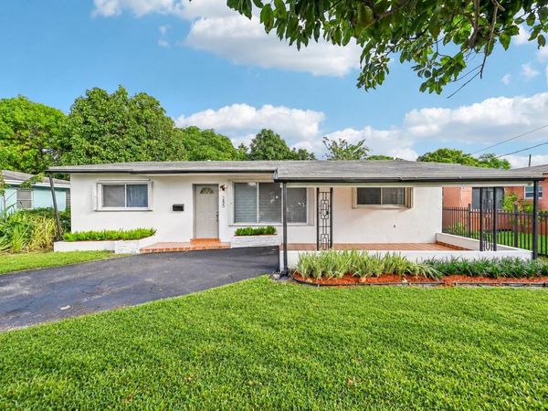285 NE 165TH Street, Miami, FL 33162