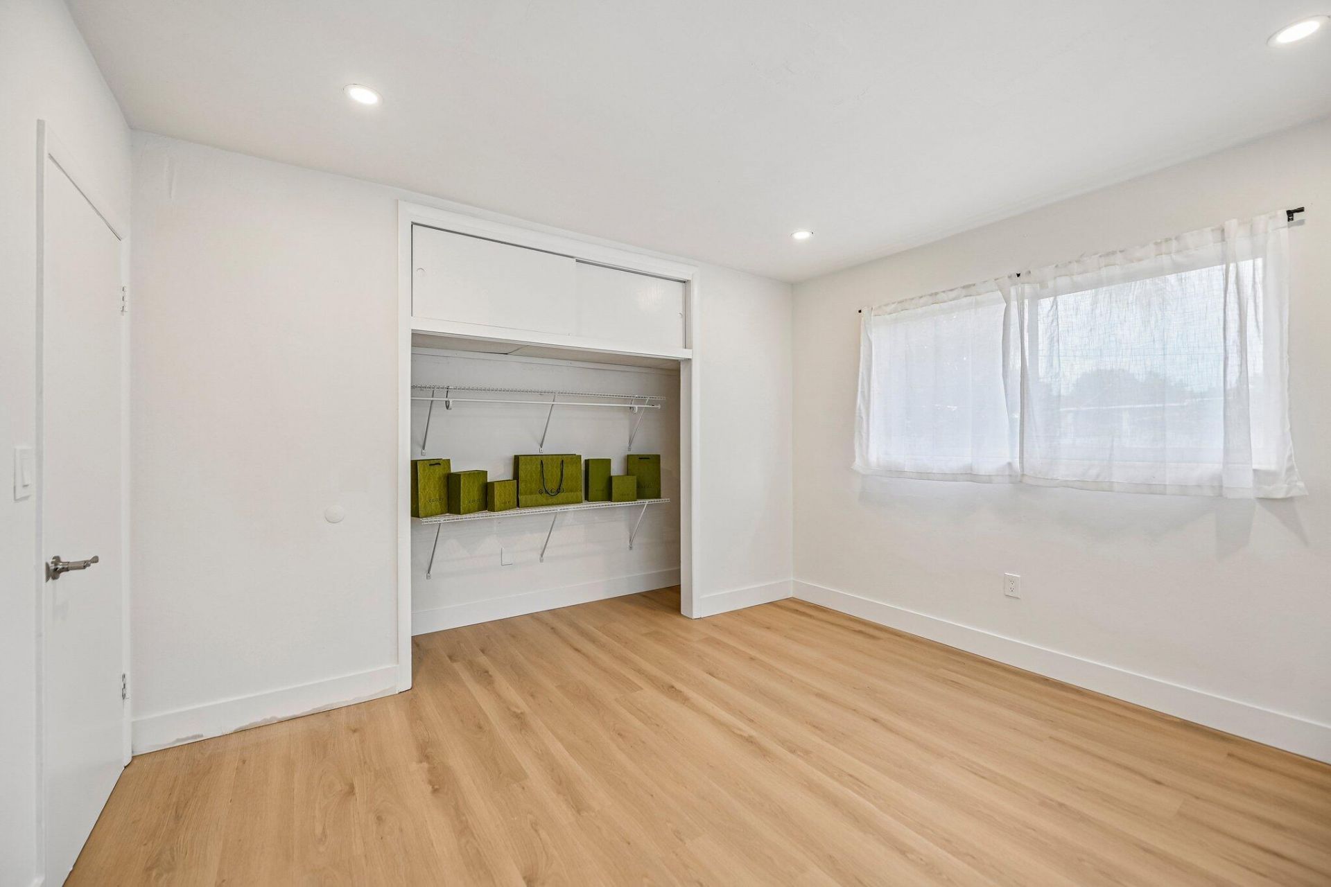 285 NE 165th Street, Miami, FL 33162 Photo
