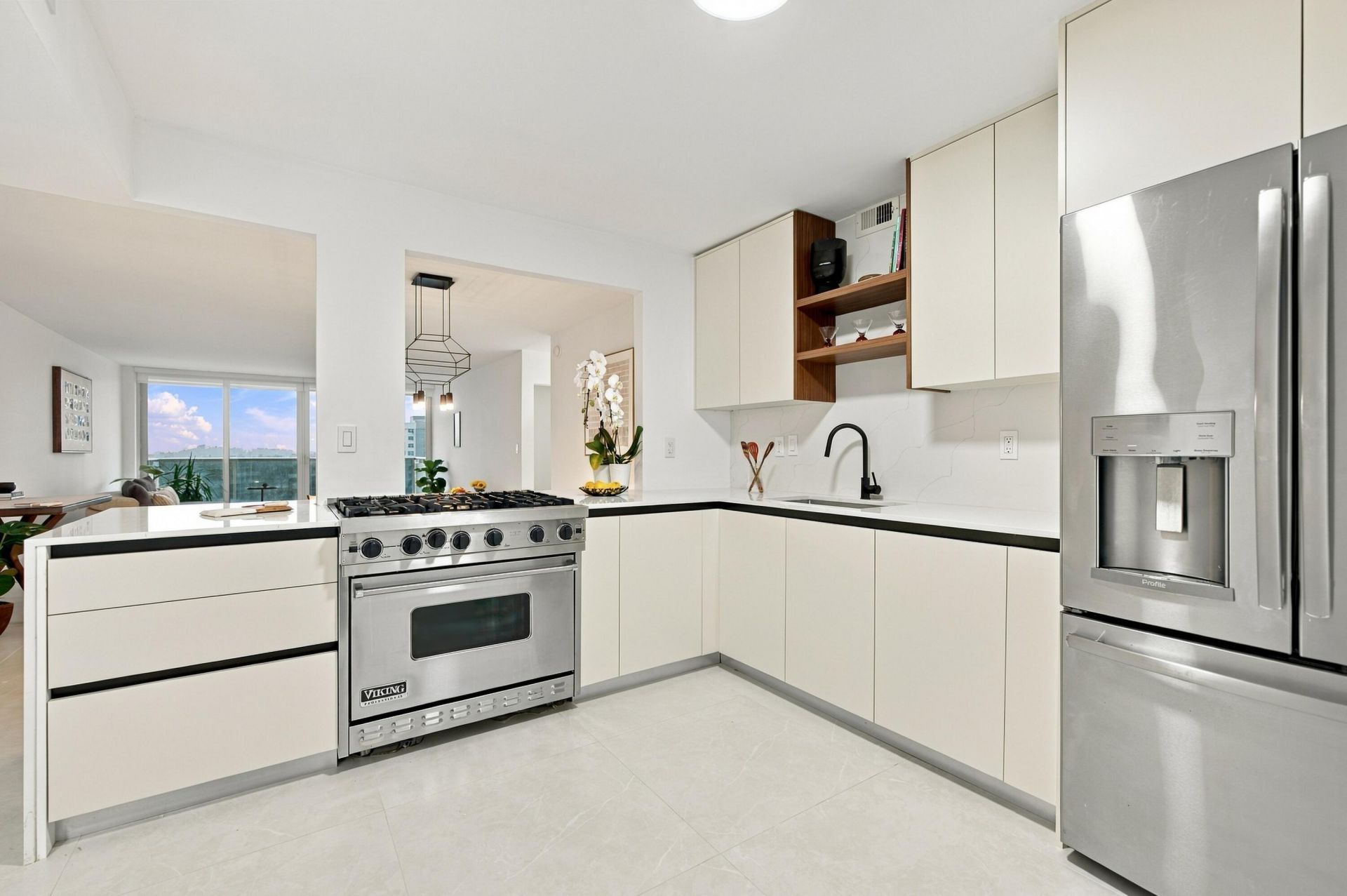 3140 S Ocean Drive, Unit 610, Hallandale Beach, FL 33009 Photo