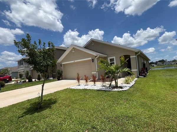 Bradenton, FL 34208