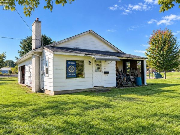 329 Randall Avenue, Bellevue, OH 44811