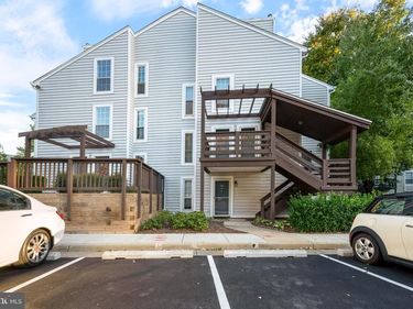10053 OAKTON TERRACE ROAD, Unit 10053, OAKTON, VA 22124