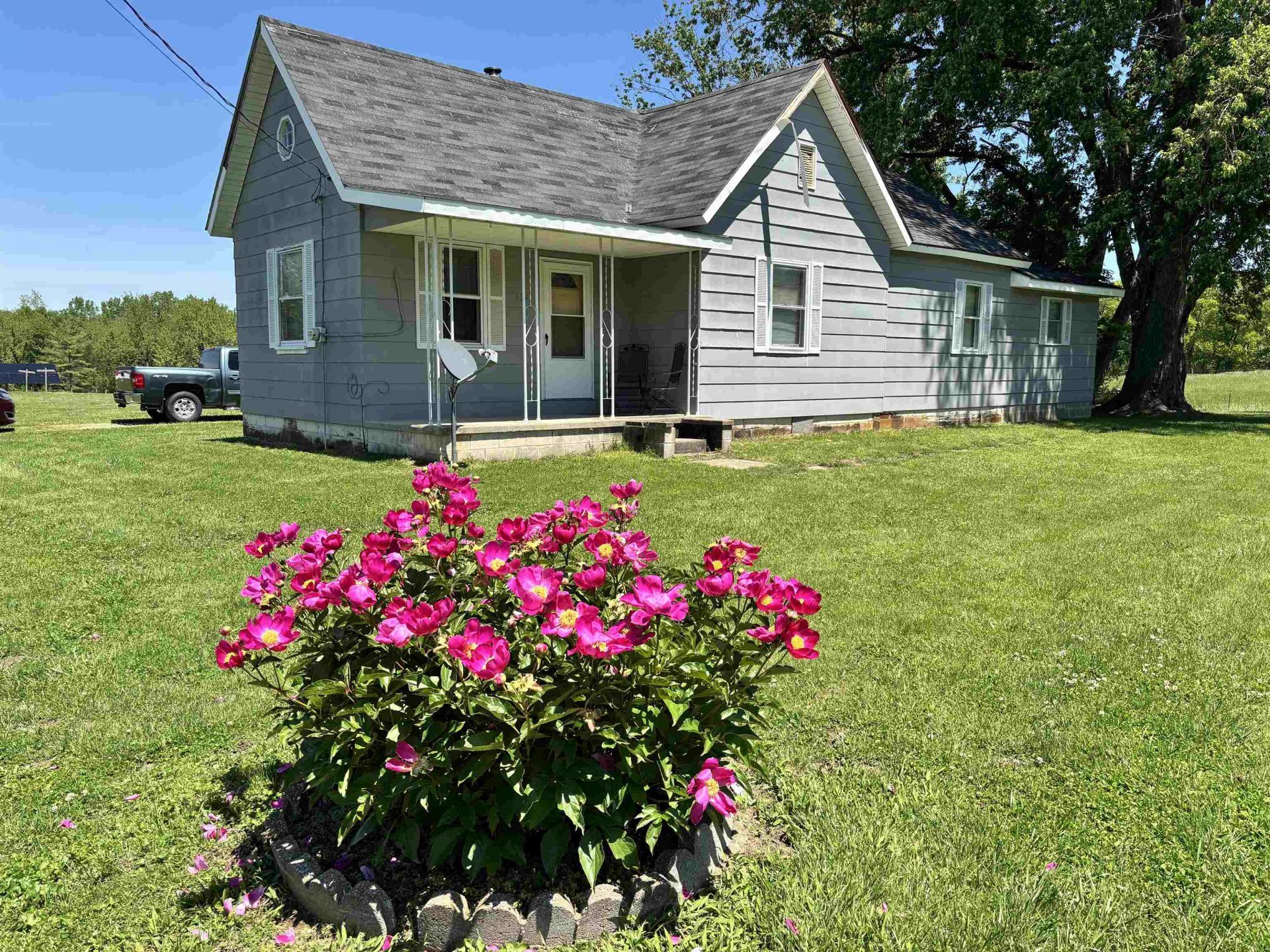 428 N Walnut Street N, Versailles, IL 62378 Main Photo