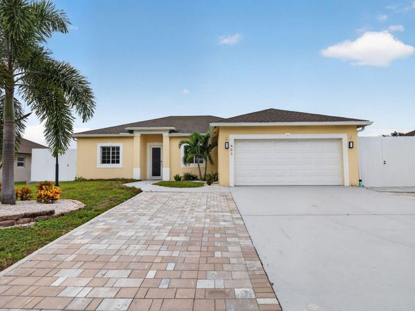 431 SW MOLLOY Street, Port St. Lucie, FL 34984