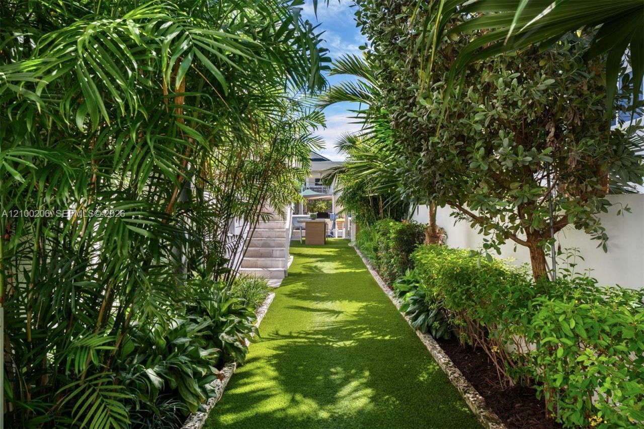 226 Navajo St , Plantation Key, FL 33070 Photo
