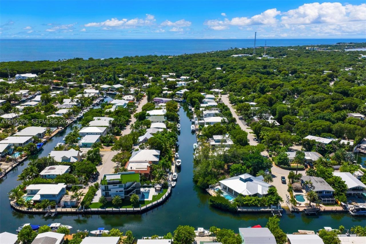 226 Navajo St , Plantation Key, FL 33070 Photo