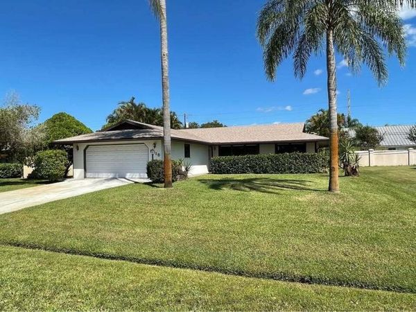 1315 SE PETUNIA Avenue, Port St. Lucie, FL 34952