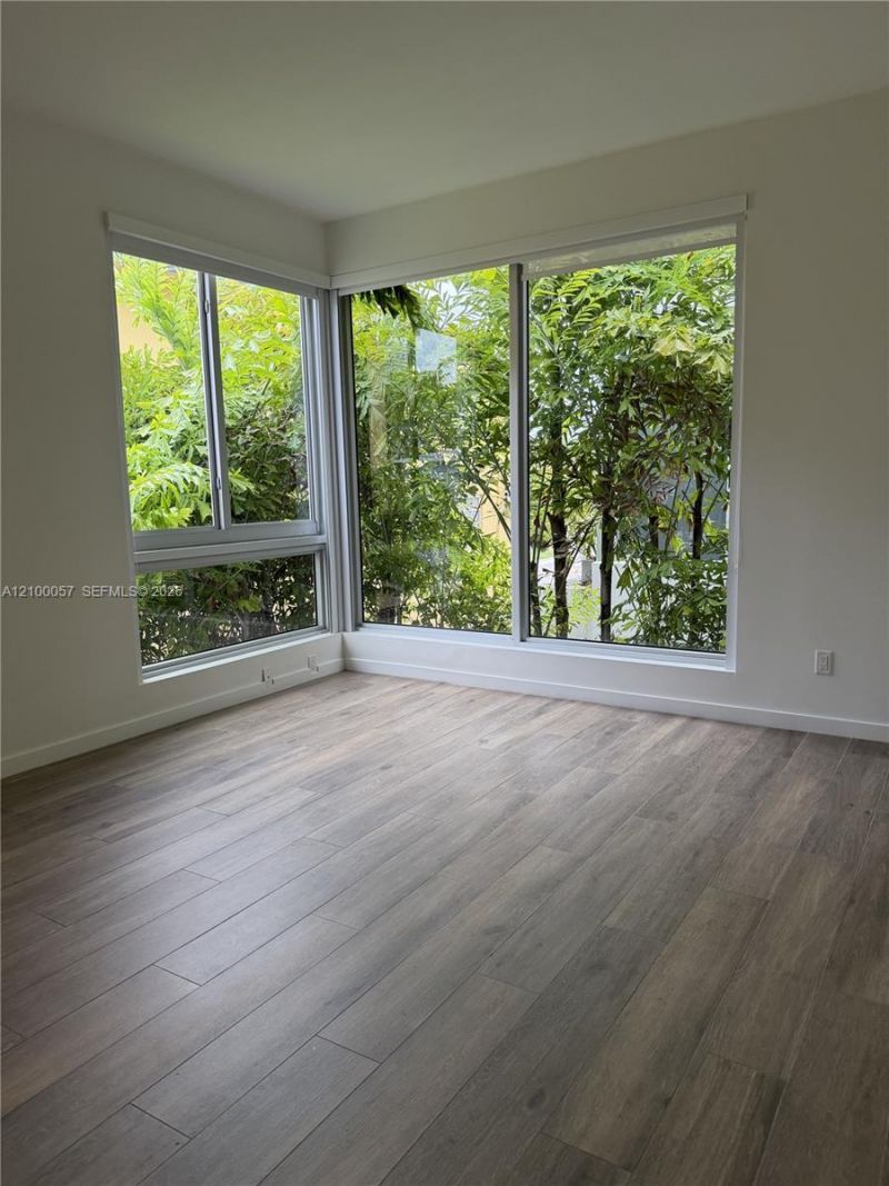 529 SW 11th St , Unit 203, Miami, FL 33129 Photo