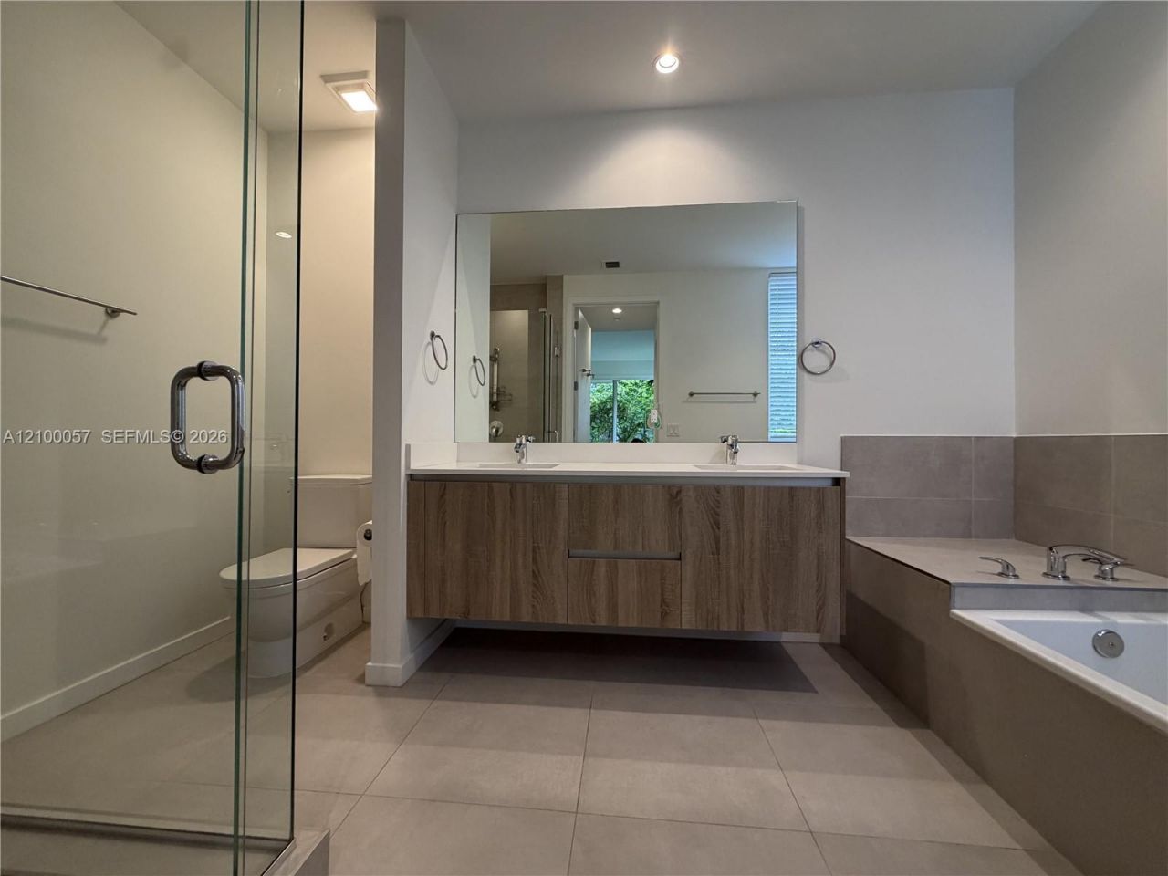529 SW 11th St , Unit 203, Miami, FL 33129 Photo
