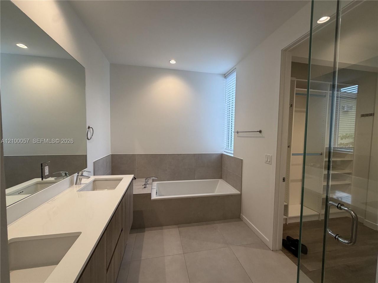 529 SW 11th St , Unit 203, Miami, FL 33129 Photo