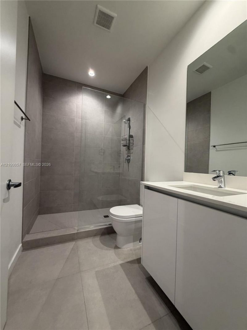 529 SW 11th St , Unit 203, Miami, FL 33129 Photo