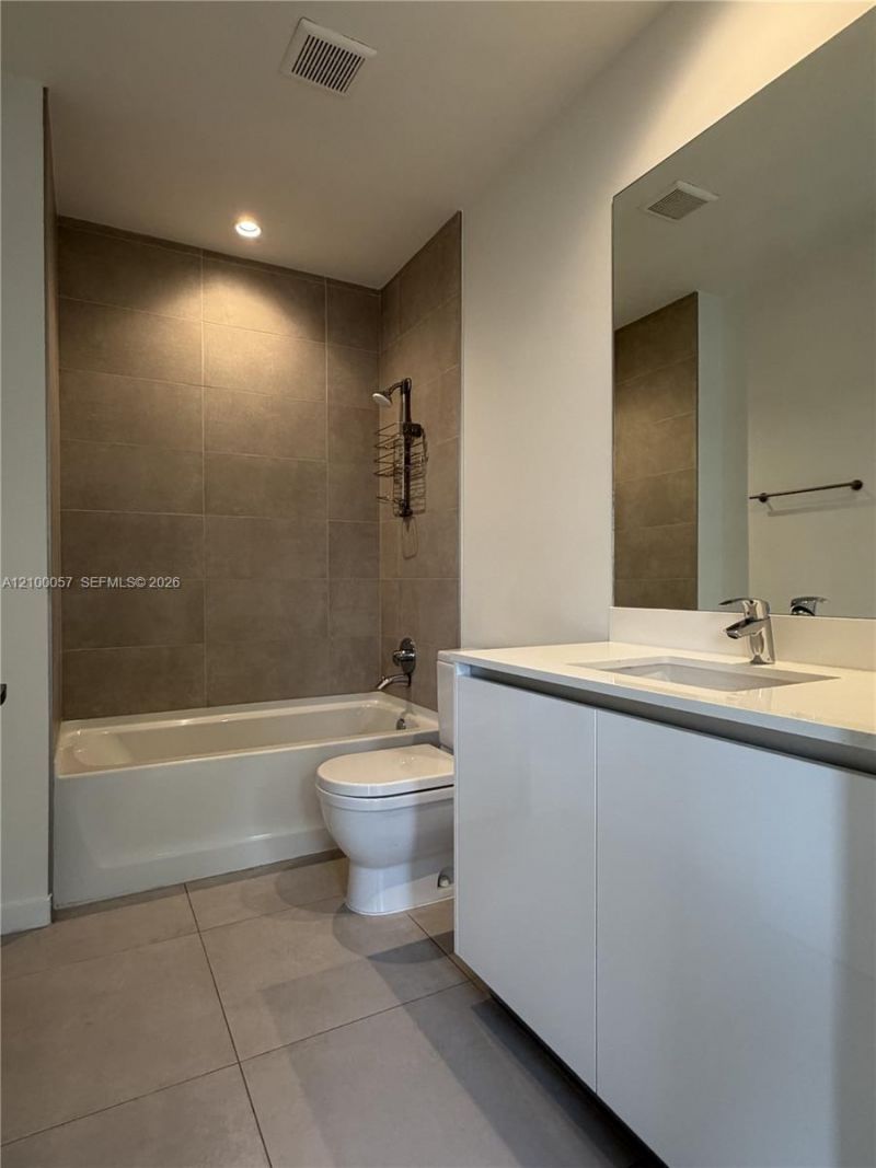529 SW 11th St , Unit 203, Miami, FL 33129 Photo
