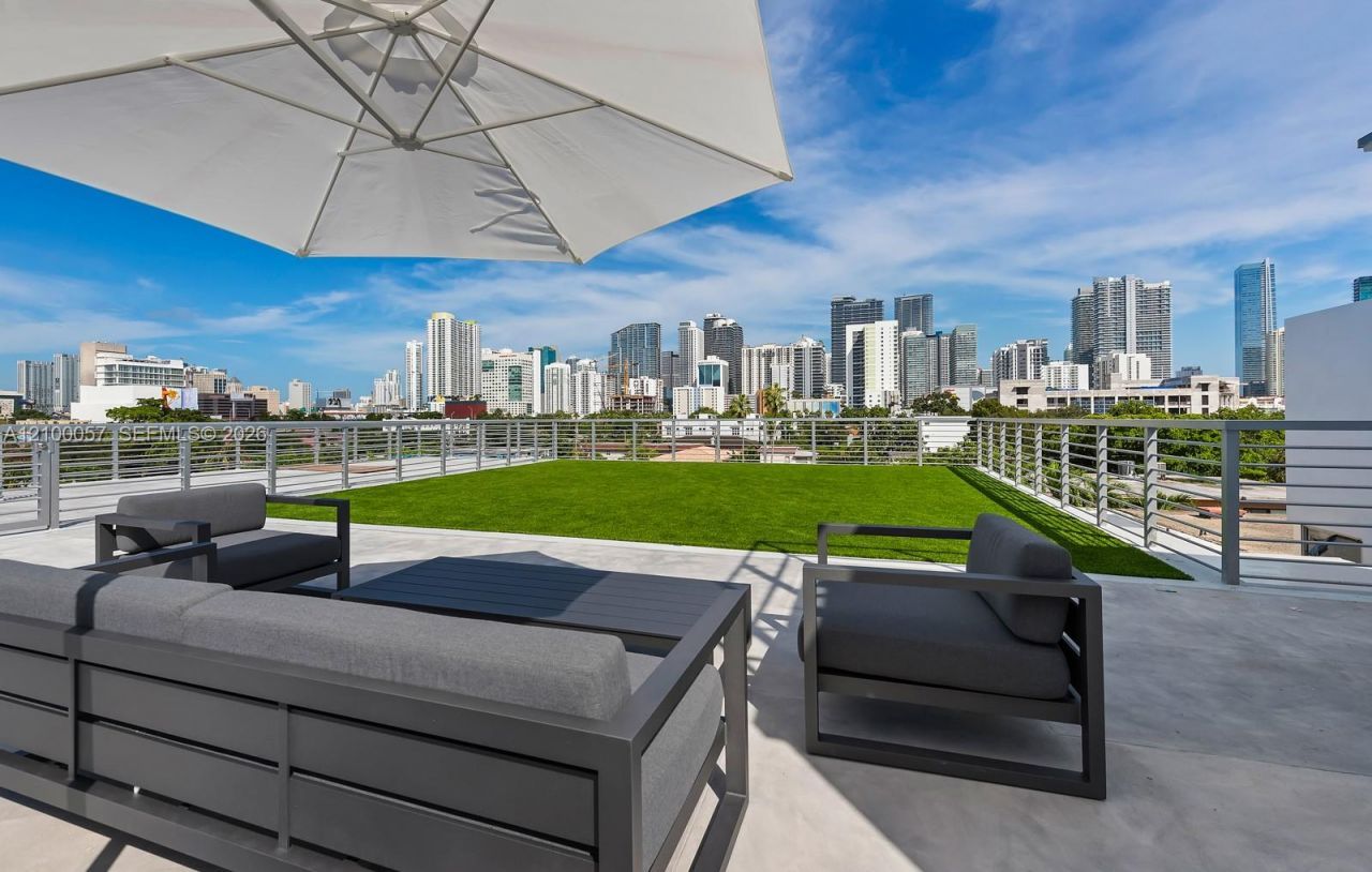 529 SW 11th St , Unit 203, Miami, FL 33129 Photo