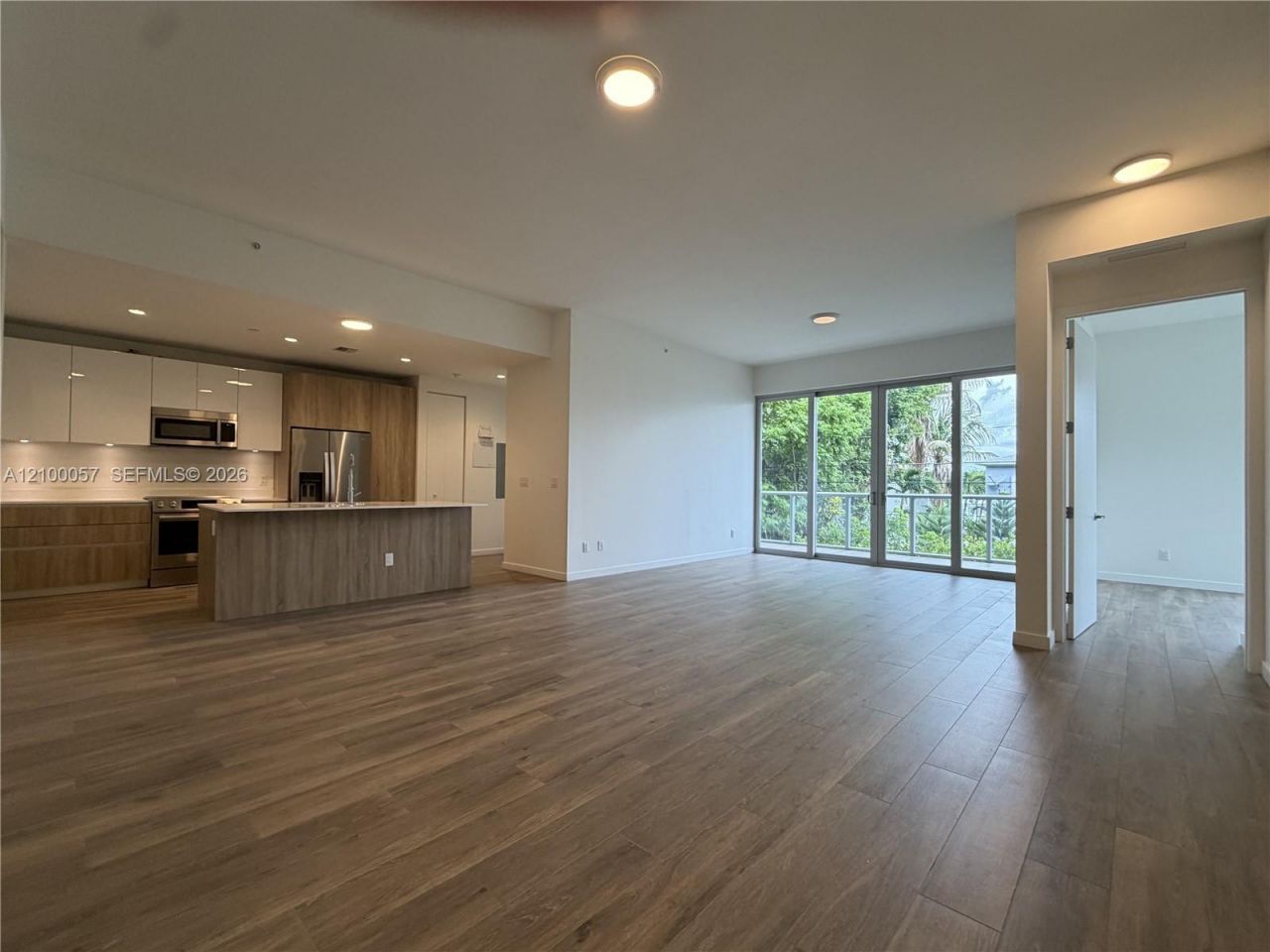 529 SW 11th St , Unit 203, Miami, FL 33129 Photo