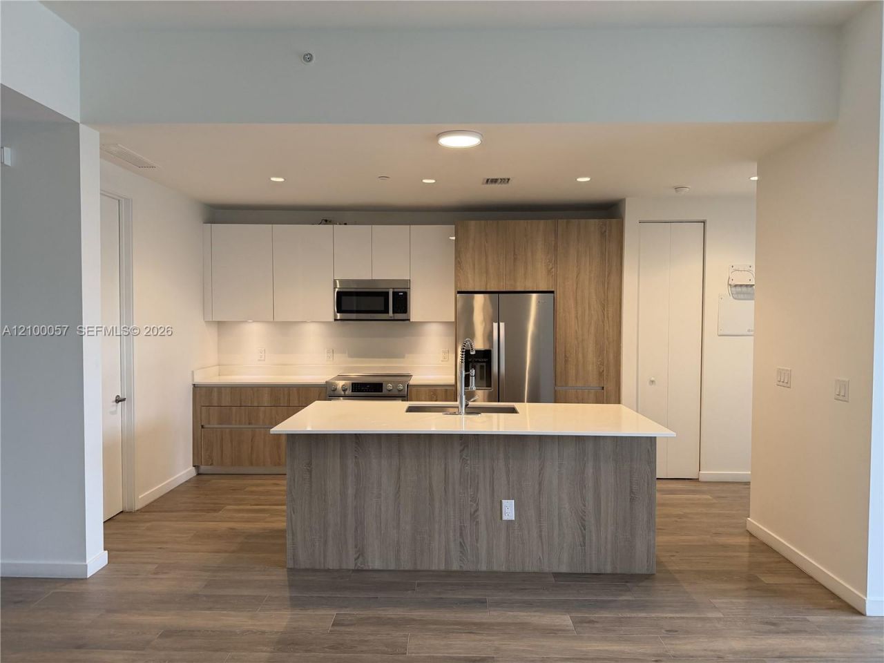 529 SW 11th St , Unit 203, Miami, FL 33129 Photo