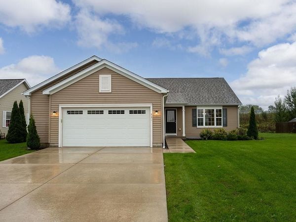 751 S Sugarpine Way, Elkhorn, WI 53121