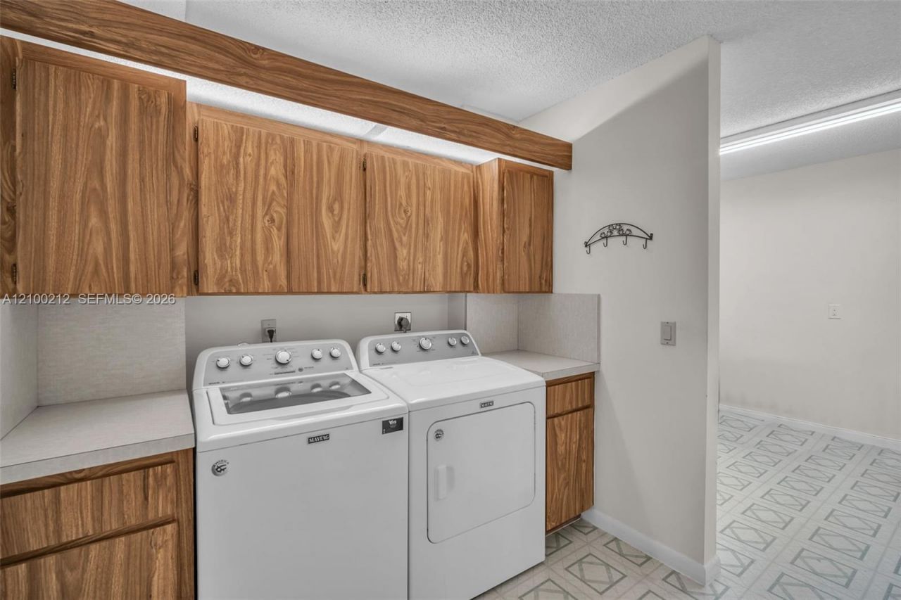 1530 Whitehall Dr, Unit 302, Davie, FL 33324 Photo