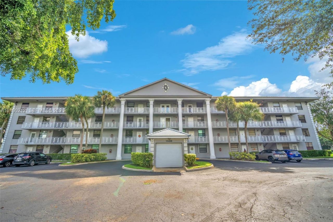 1530 Whitehall Dr, Unit 302, Davie, FL 33324 Photo