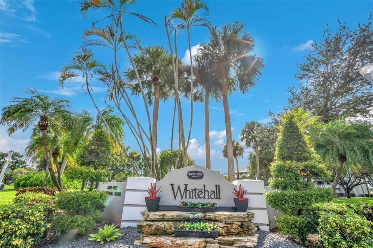 1530 Whitehall Dr, Unit 302, Davie, FL 33324 Photo