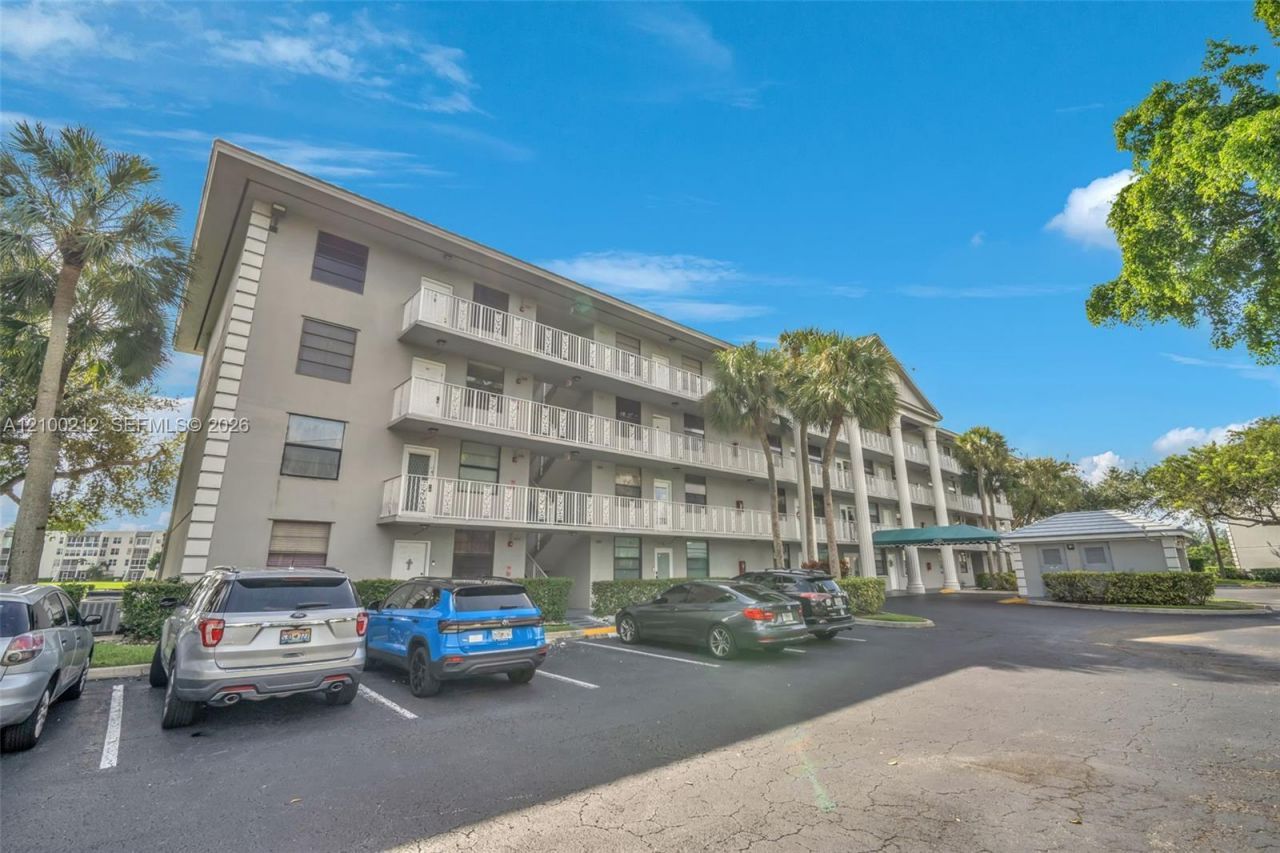 1530 Whitehall Dr, Unit 302, Davie, FL 33324 Photo